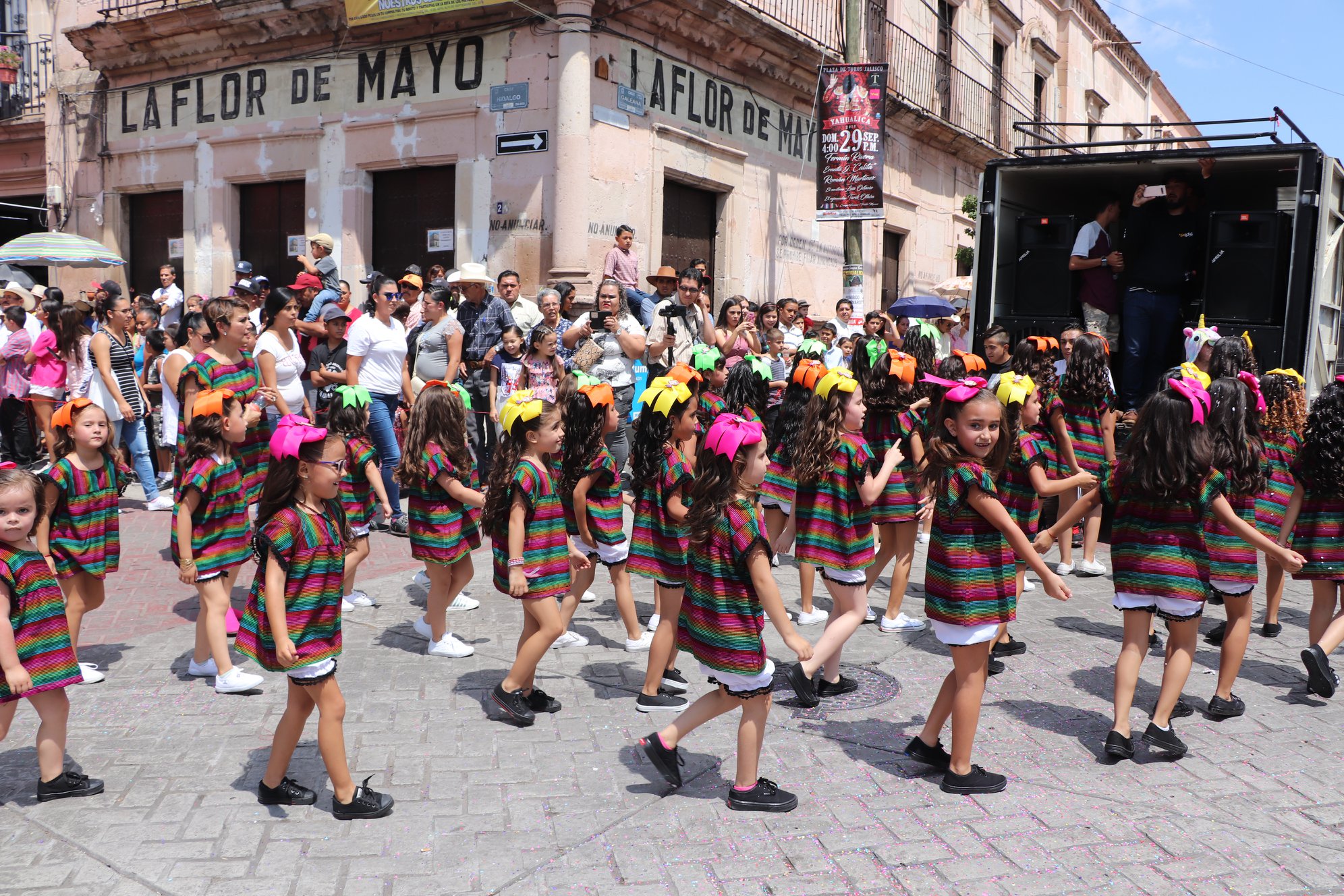 Desfile de Fiestas Yahualica 2019 Yahualica 2021 2024