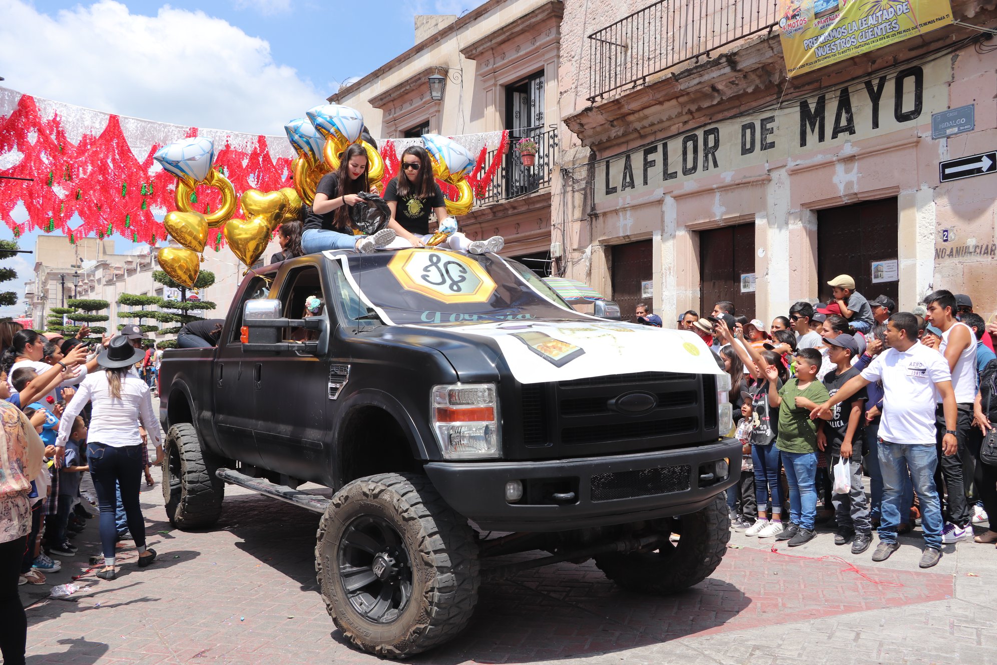 Desfile de Fiestas Yahualica 2019 Yahualica 2021 2024